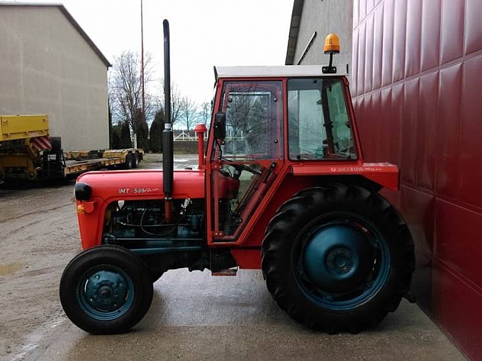 traktori imt 539