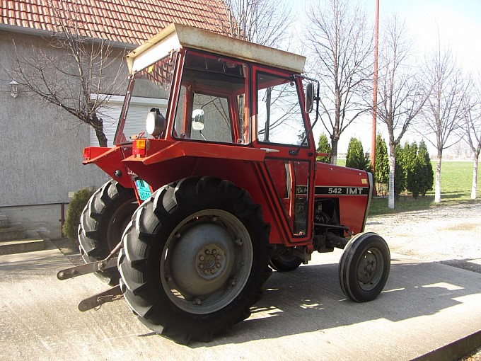 traktori imt 542
