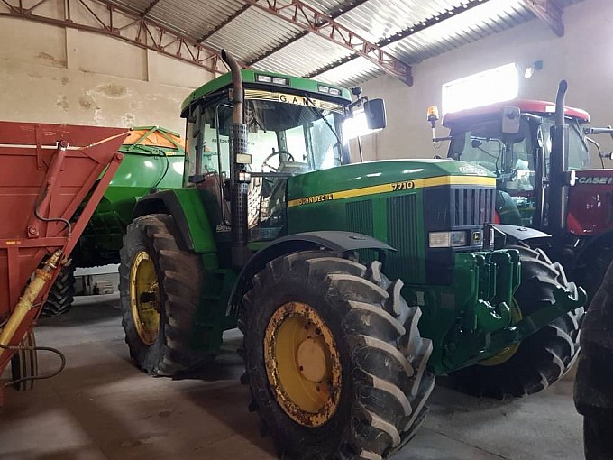 traktori john deere 7710