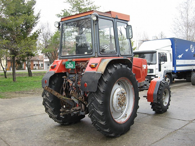 traktori umz 8270