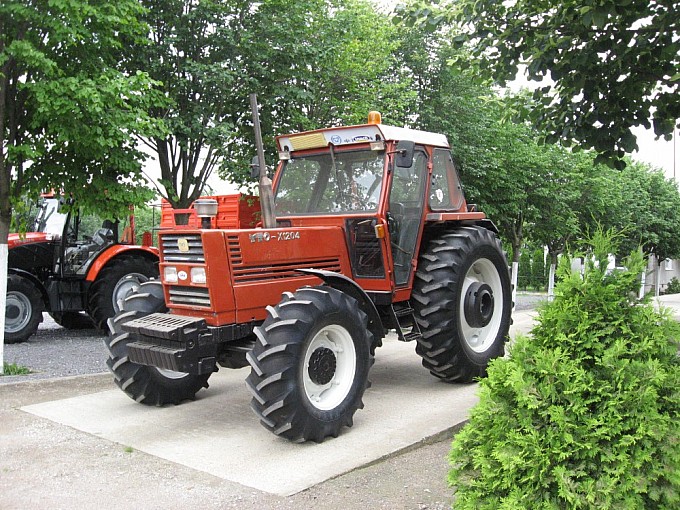 traktori yto 1204