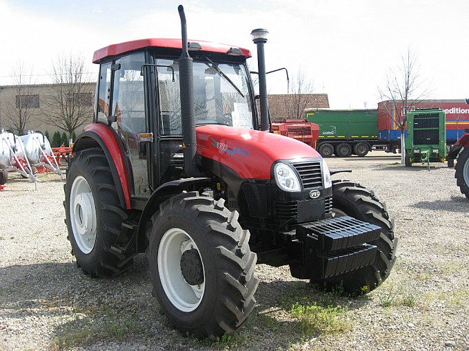 traktori yto x904 