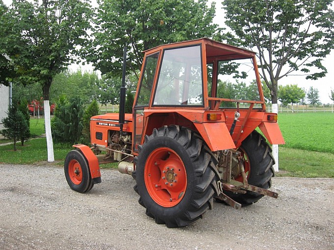 traktori zetor 6911
