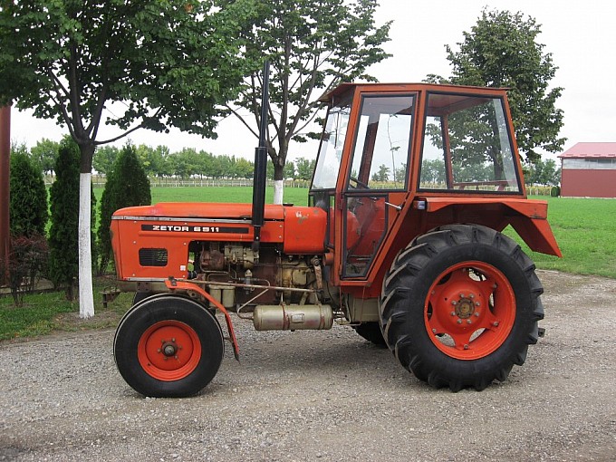 traktori zetor 6911