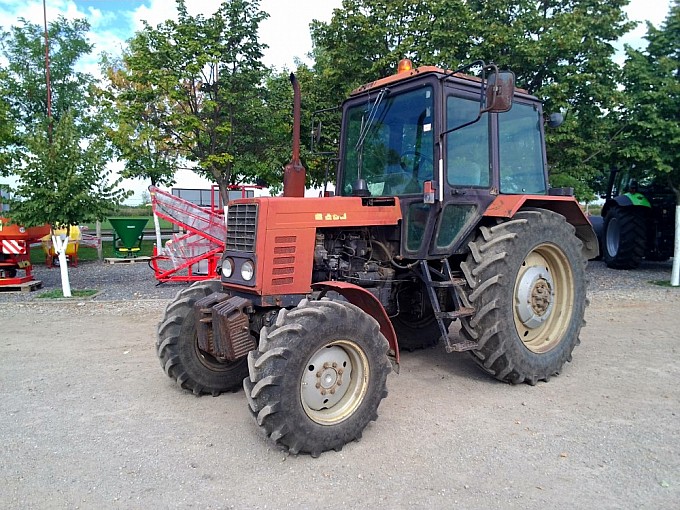 traktori belarus 820