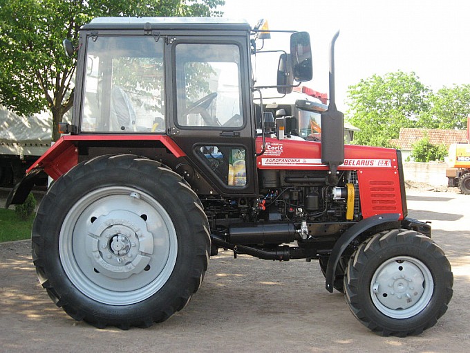 traktori belarus 821