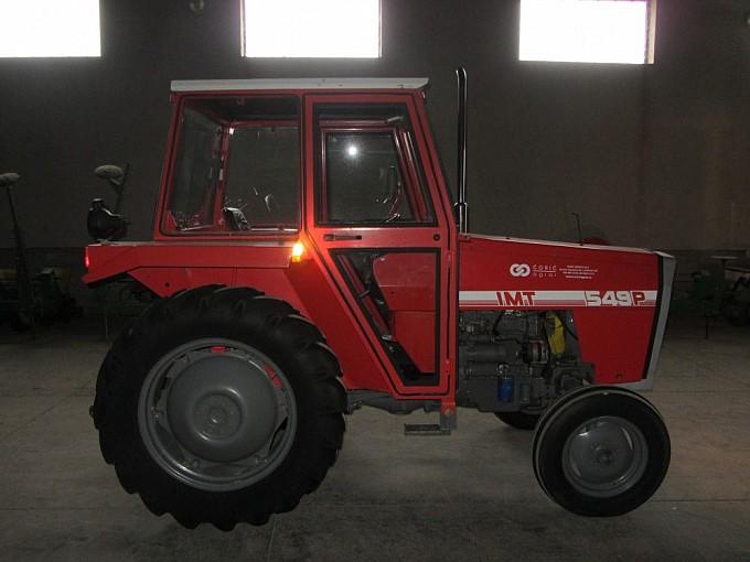 traktori imt 549