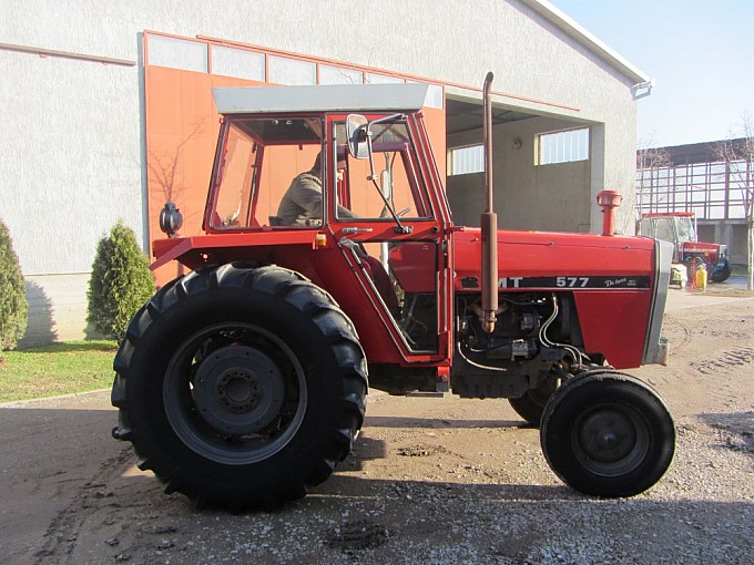 traktori imt 577