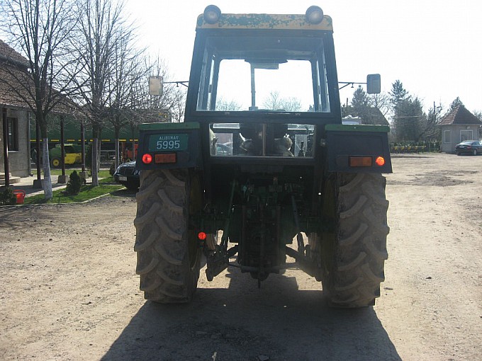 traktori john deere 2130