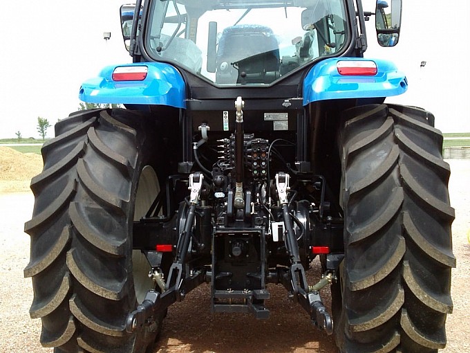 traktori new holland t6080